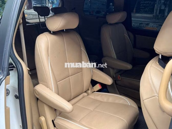 Kia Sedona DAT 2017 máy dầu màu trắng đẹp