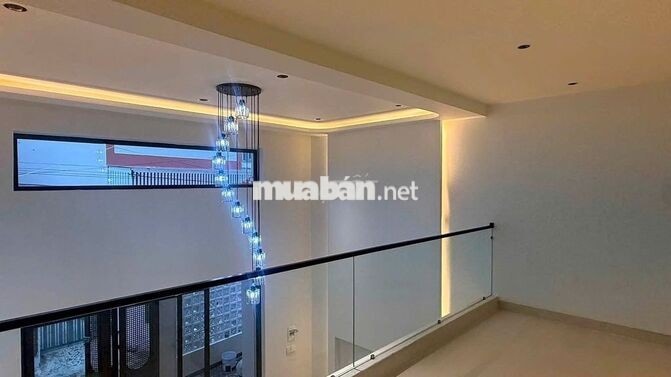 Cho thuê nhà nguyên căn cao cấp mới 100% gần biển Hòn Chồng Nha Trang