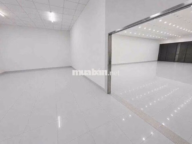 Cho thuê mặt bằng cạnh Nhà Thờ ngay Ngã 6 Chùa Bà Bình Dương