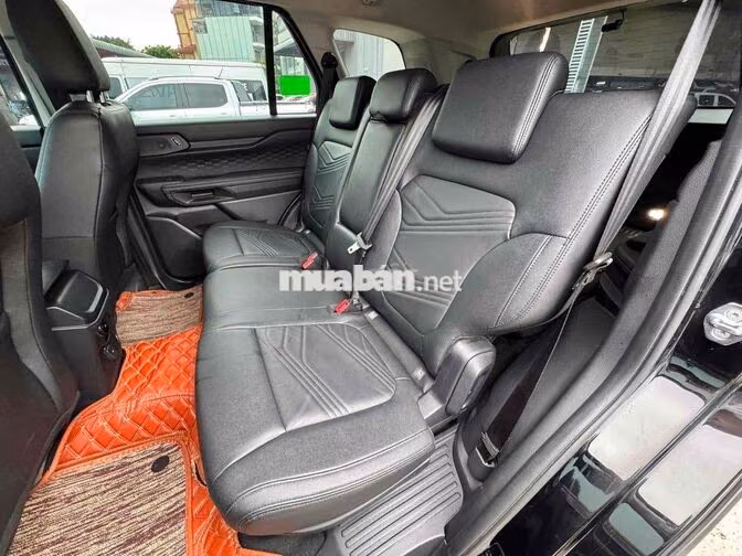 Ford Everest Ambiente 2024 Đen 28.000km