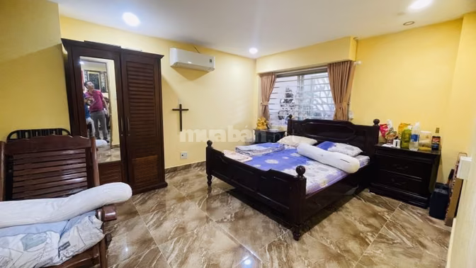 Mặt tiền 10 x 11m( 105m2 ) - 5 Tầng ngay CMT8 Bắc Hải, view Công viên