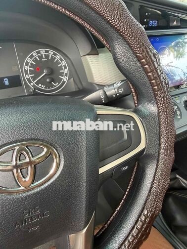 Toyota Innova 2.0E 2020 Số sàn Bạc
