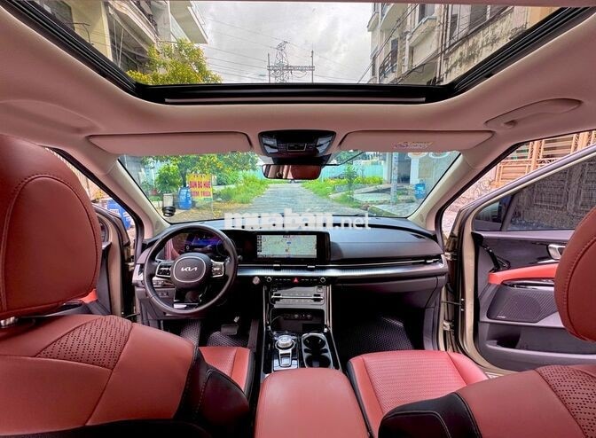 Kia Carnival Signature 2022 Vàng cát 7 chỗ