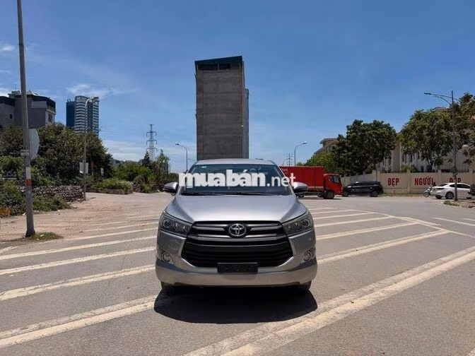 Toyota Innova 2.0E 2019 Bạc