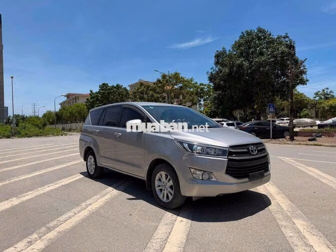 Toyota Innova 2.0E 2019 Bạc