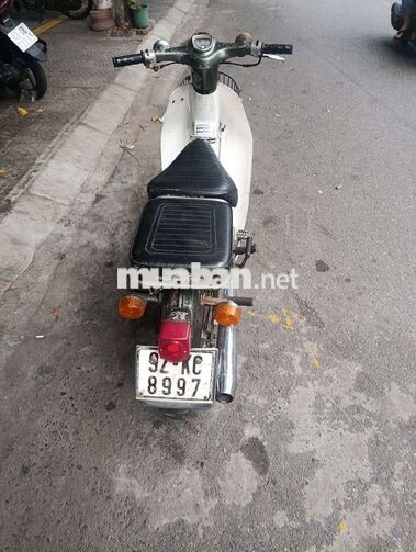Honda Super Cub 50 Cổ điển Xanh rêu, trắng