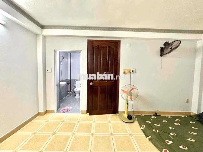 Nhà hẻm xe hơi rộng rãi thoáng mát, cho share phòng