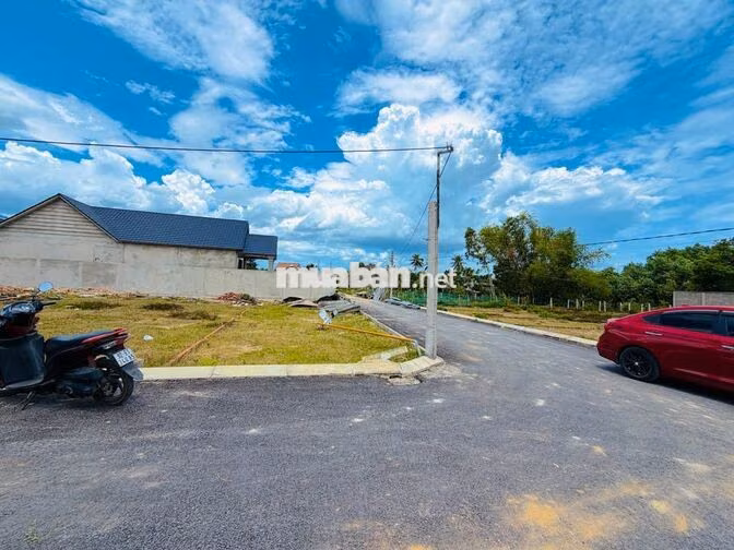 CẮT LỖ 200TR BÁN GẤP LÔ GÓC 2MT HOÀ TIẾN 
