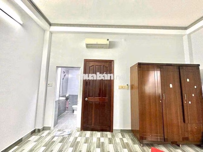 Nhà hẻm xe hơi rộng rãi thoáng mát, cho share phòng