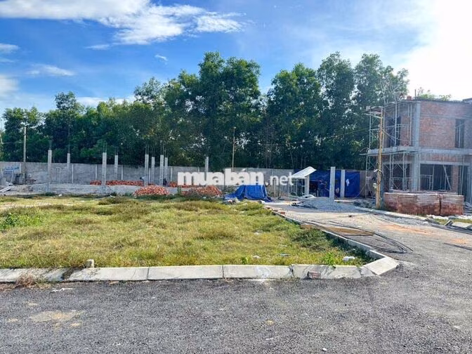 CẮT LỖ 200TR BÁN GẤP LÔ GÓC 2MT HOÀ TIẾN 