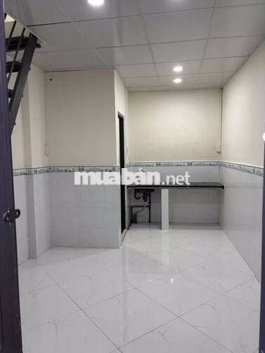 Nhà cho thuê nguyên căn (nhỏ) giá 3tr ĐIỆN NƯỚC CHÍNH gần trường TNMT