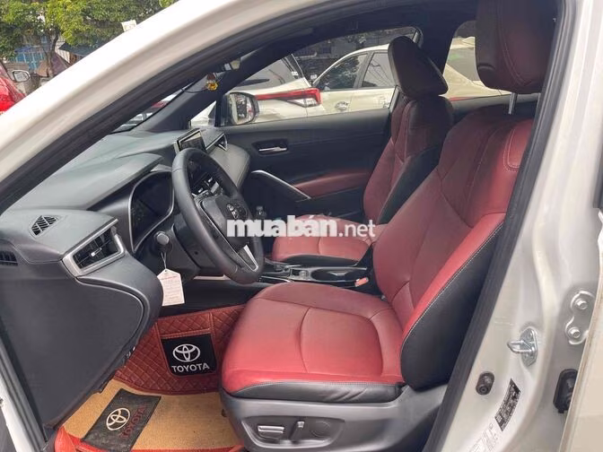 Toyota Corolla Cross 1.8V 2025 Trắng Tự động