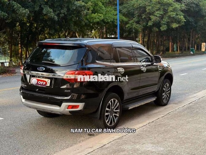 Ford Everest Titanium 2 cầu 2019 Đen