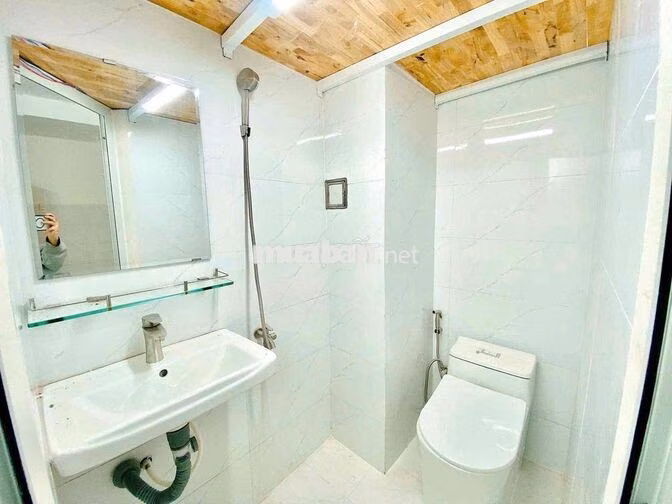 Phòng sẵn máy lạnh có gác Nguyễn Thị Tú - KCN KDC Vĩnh Lộc