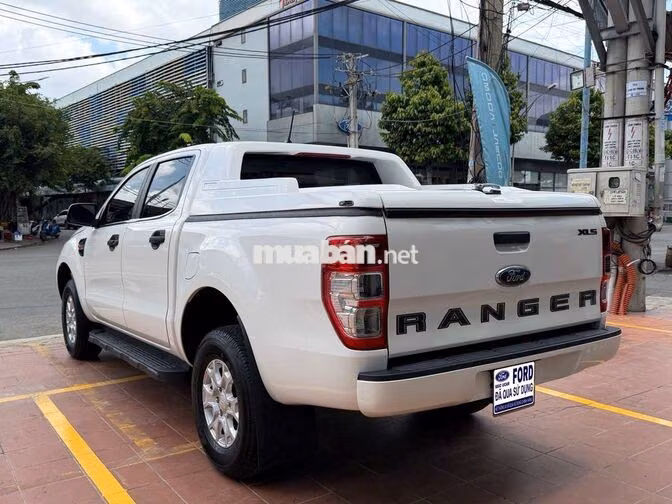 Ford Ranger XLS MT 2020 Trắng 62.000km