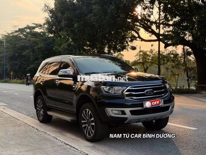 Ford Everest Titanium 2 cầu 2019 Đen