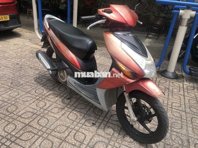 Honda Click đỏ