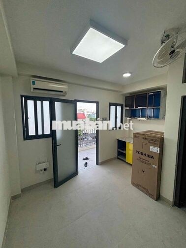 Studio giường tầng mới 100% đi bộ qua đh Văn Lang Gần hutech uef UTH