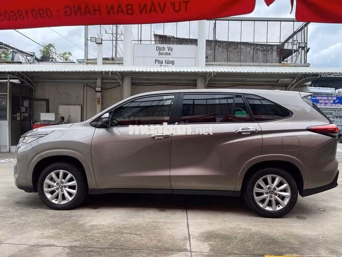 Innova Cross V 2024 - HT Bank 75% - Giá Còn Giảm