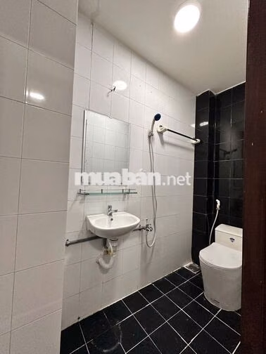 NHÀ HẺM XE HƠI ĐIỆN BIÊN PHỦ SẠCH ĐẸP- 3 Tầng 4PN- 8,X Tỷ thương lượng
