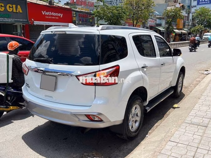 Isuzu Mu-X 2020 số sàn máy dầu nhập Thái