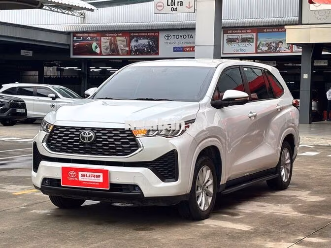 Innova Cross V 2024 - HT Bank 75% - Giá Còn Giảm