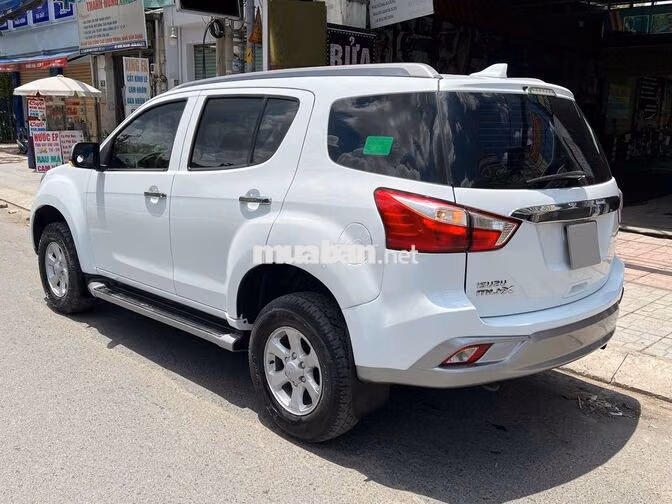 Isuzu Mu-X 2020 số sàn máy dầu nhập Thái