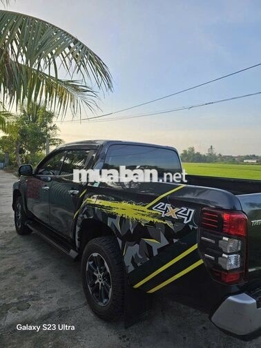 Bán Mitsubishi Triton 2022 tự động 1 cầu đẹp