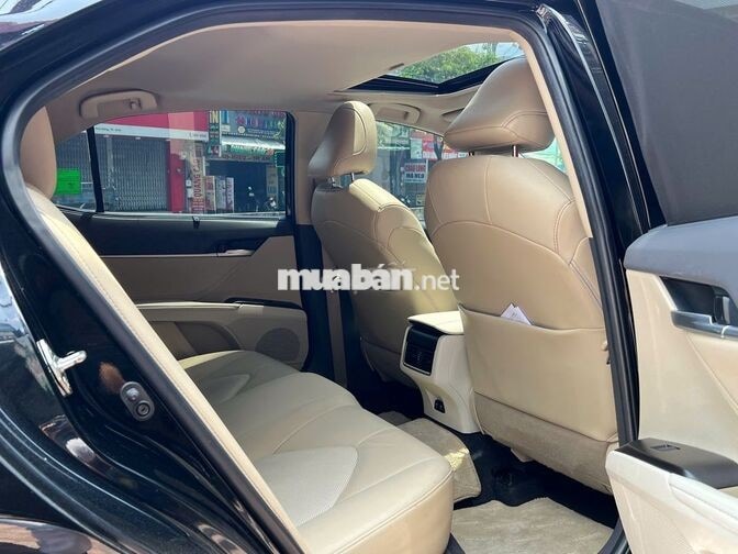 Toyota Camry 2.5Q 2022 màu đen