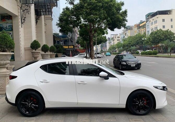 Mazda 3 1.5L Sport Luxury 2020 Trắng 65.000 km