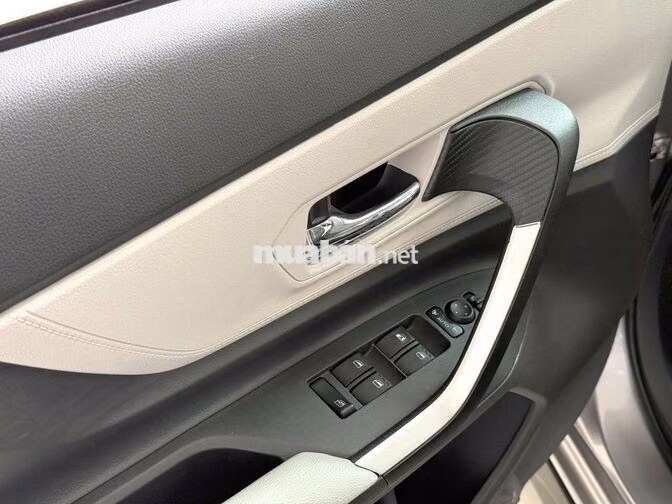 7 Chỗ _ Tự động.  VELOZ 1.5CVT TOP 2024 - CÓ BANK