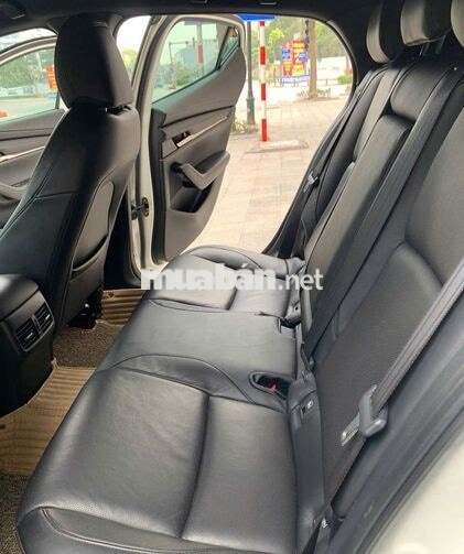 Mazda 3 1.5L Sport Luxury 2020 Trắng 65.000 km