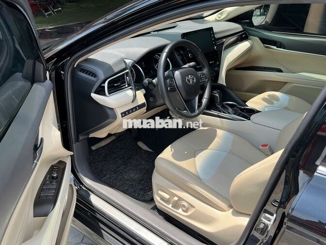 Toyota Camry 2.5Q 2022 màu đen