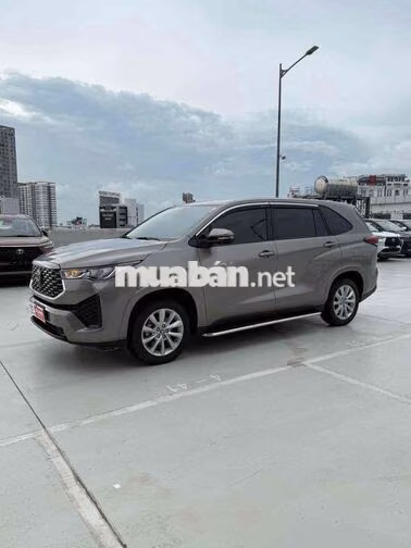 Toyota Innova Cross 2.0V 2025 Xám 29.000 km