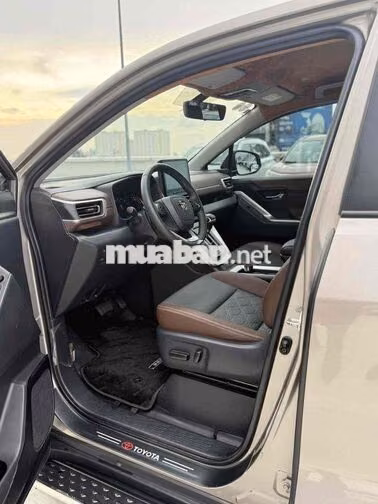 Toyota Innova Cross 2.0V 2025 Xám 29.000 km