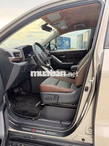 Toyota Innova Cross 2.0V 2025 Xám 29.000 km