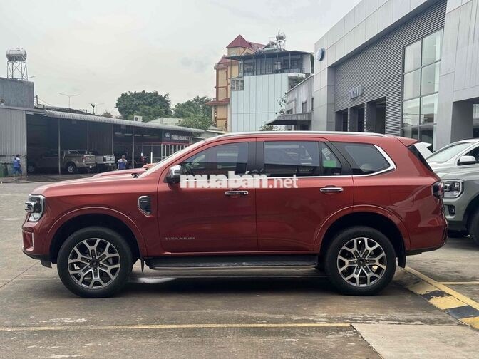 Ford Everest Titanium 1 Cầu 2023 Đỏ cam 38.000km