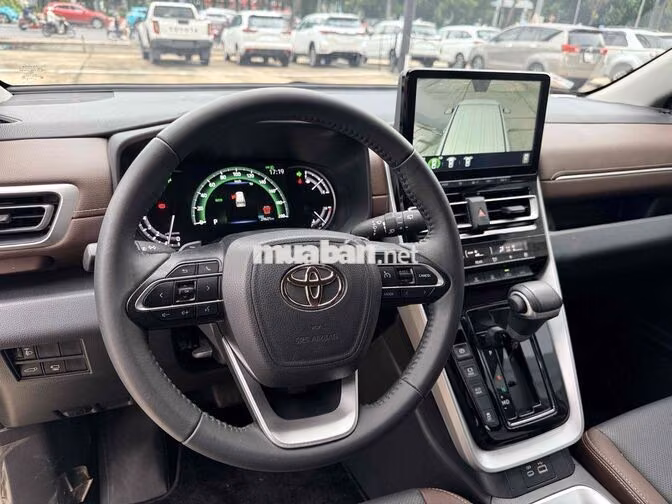 Toyota Innova Cross 2025 Bản V màu Đồng - 1 Chủ