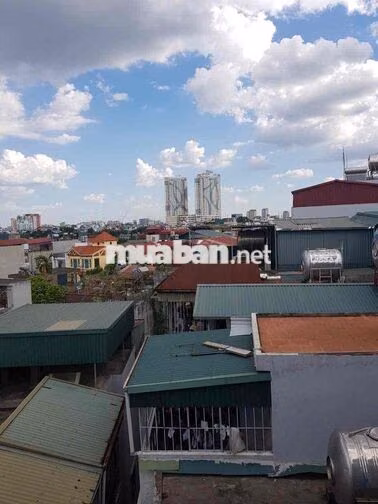 Nhà ở 6 tầng có thang máy cho thuê ngõ 264 Ngọc Thuỵ