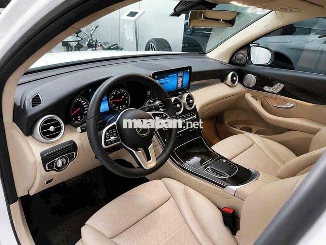 Mercedes-Benz GLC200 2021 Trắng 9G-Tronic