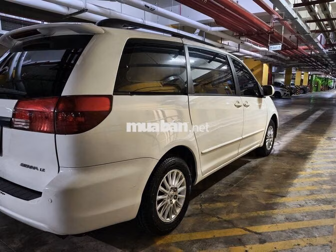 Toyota Sienna 8 chỗ Mỹ Trắng