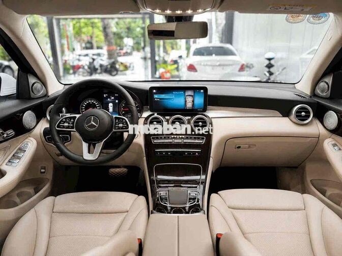 Mercedes-Benz GLC200 2021 Trắng 9G-Tronic