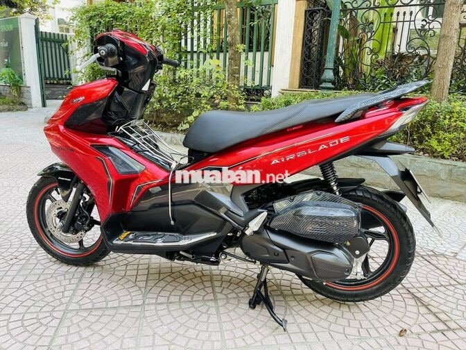 Honda Air Blade2024 màu Đỏ xe chính chủ nguyên bản