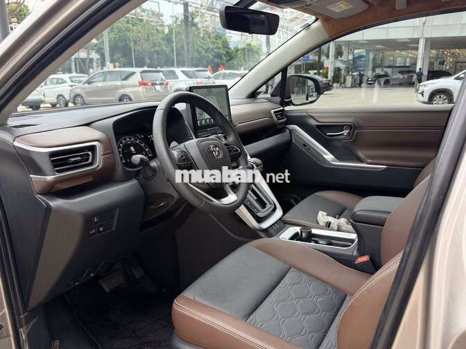 Toyota Innova Cross 2025 Bản V màu Đồng - 1 Chủ
