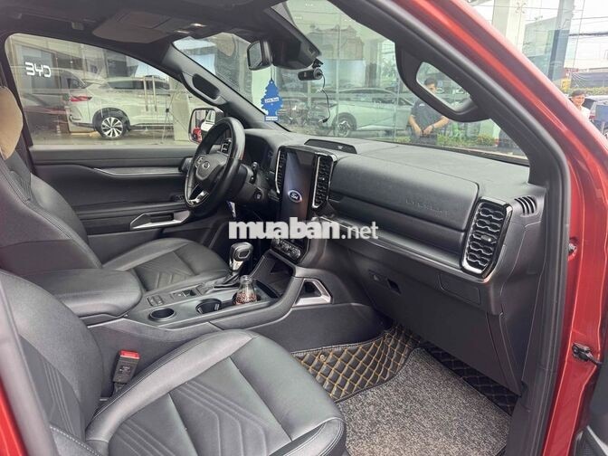 Ford Everest Titanium 1 Cầu 2023 Đỏ cam 38.000km