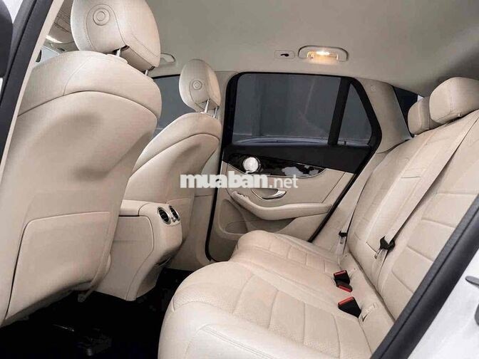 Mercedes-Benz GLC200 2021 Trắng 9G-Tronic