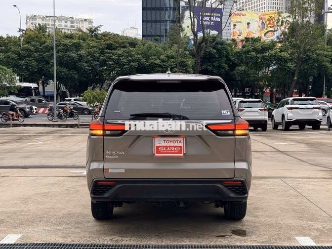 Toyota Innova Cross 2025 Bản V màu Đồng - 1 Chủ