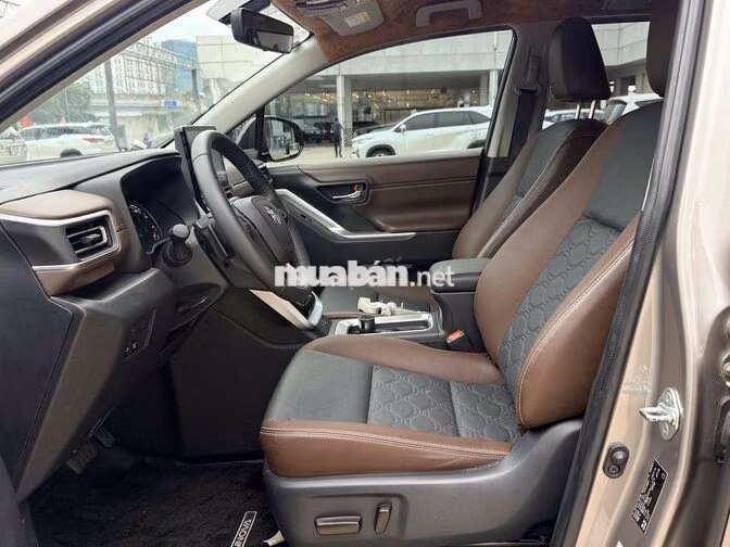 Toyota Innova Cross 2025 Bản V màu Đồng - 1 Chủ