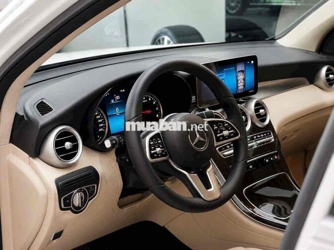 Mercedes-Benz GLC200 2021 Trắng 9G-Tronic
