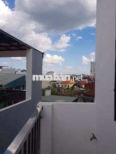 Nhà ở 6 tầng có thang máy cho thuê ngõ 264 Ngọc Thuỵ